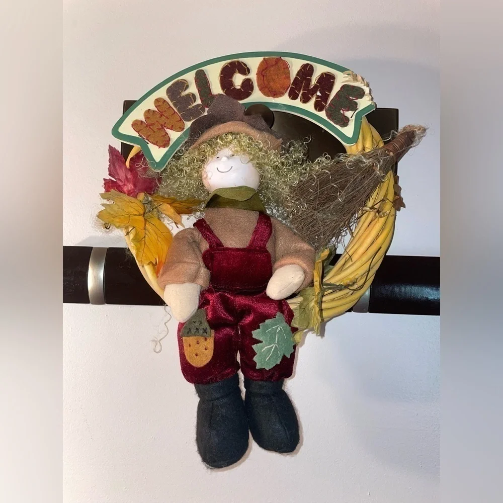 NWT HANDCRAFTED BY ME DOC L “WELCOME” FALL HARVEST SCARECROW DECORATION!